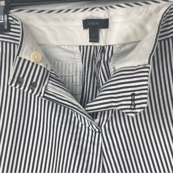J. Crew Women’s 100% Cotton Seersucker Black/White Stripe Capri Pants (size 2) - Picture 4 of 9